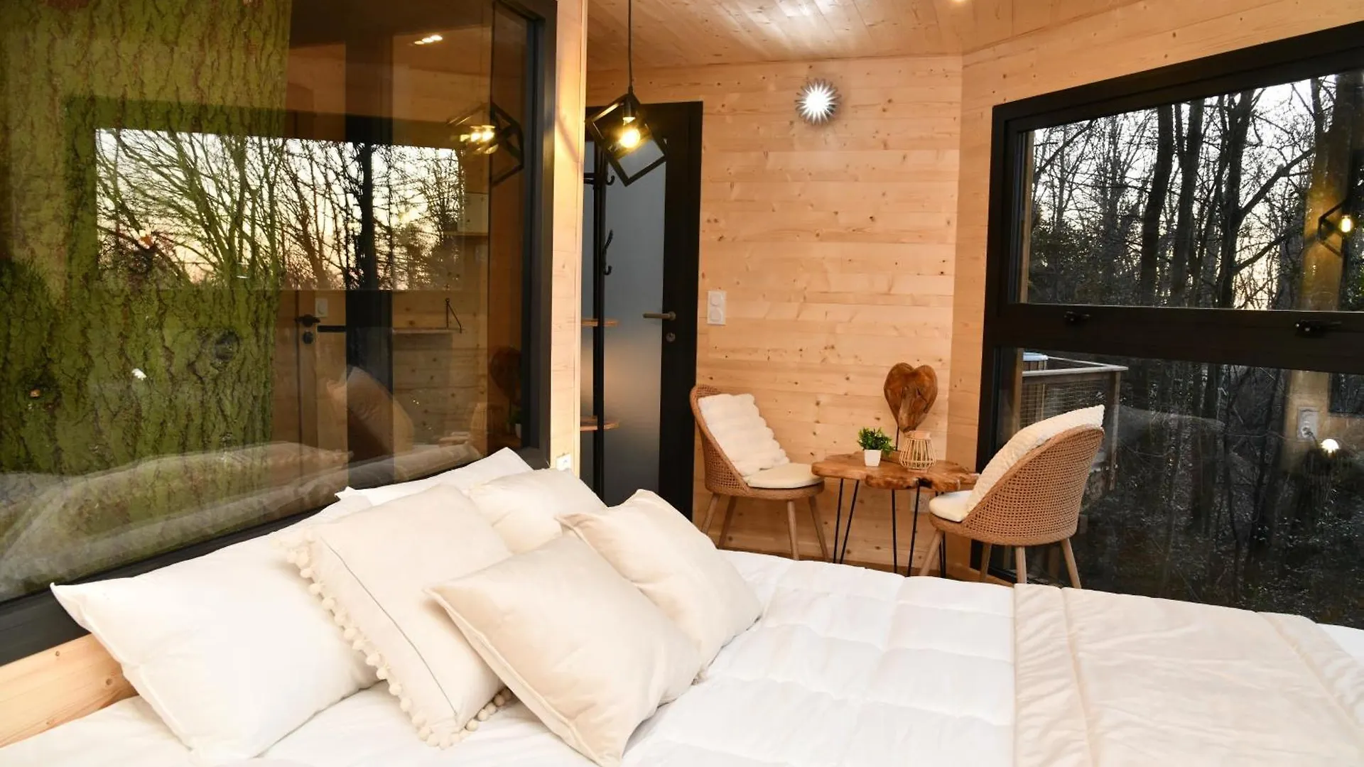 Chalet Domaine Des Etoiles - Logements Insolites Gillonnay France