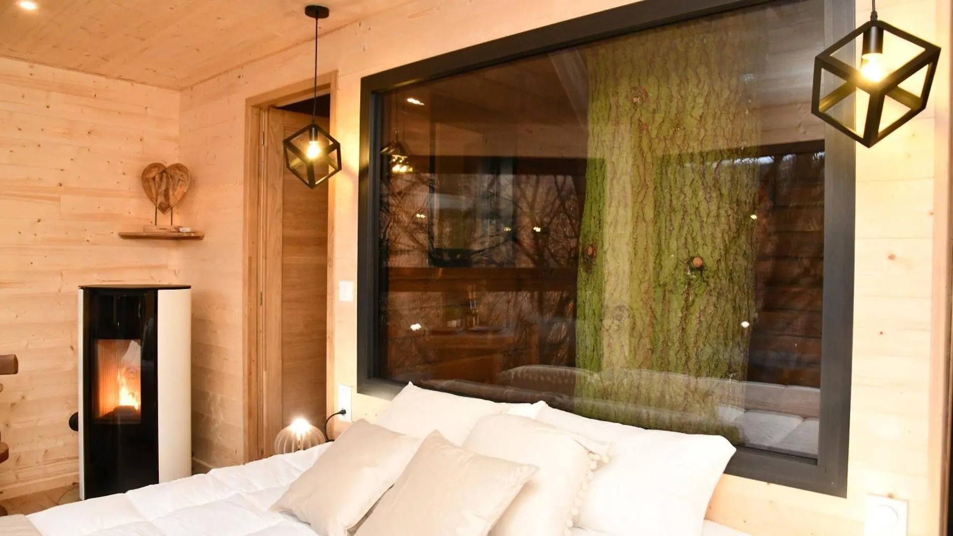 Chalet Domaine Des Etoiles - Logements Insolites Gillonnay