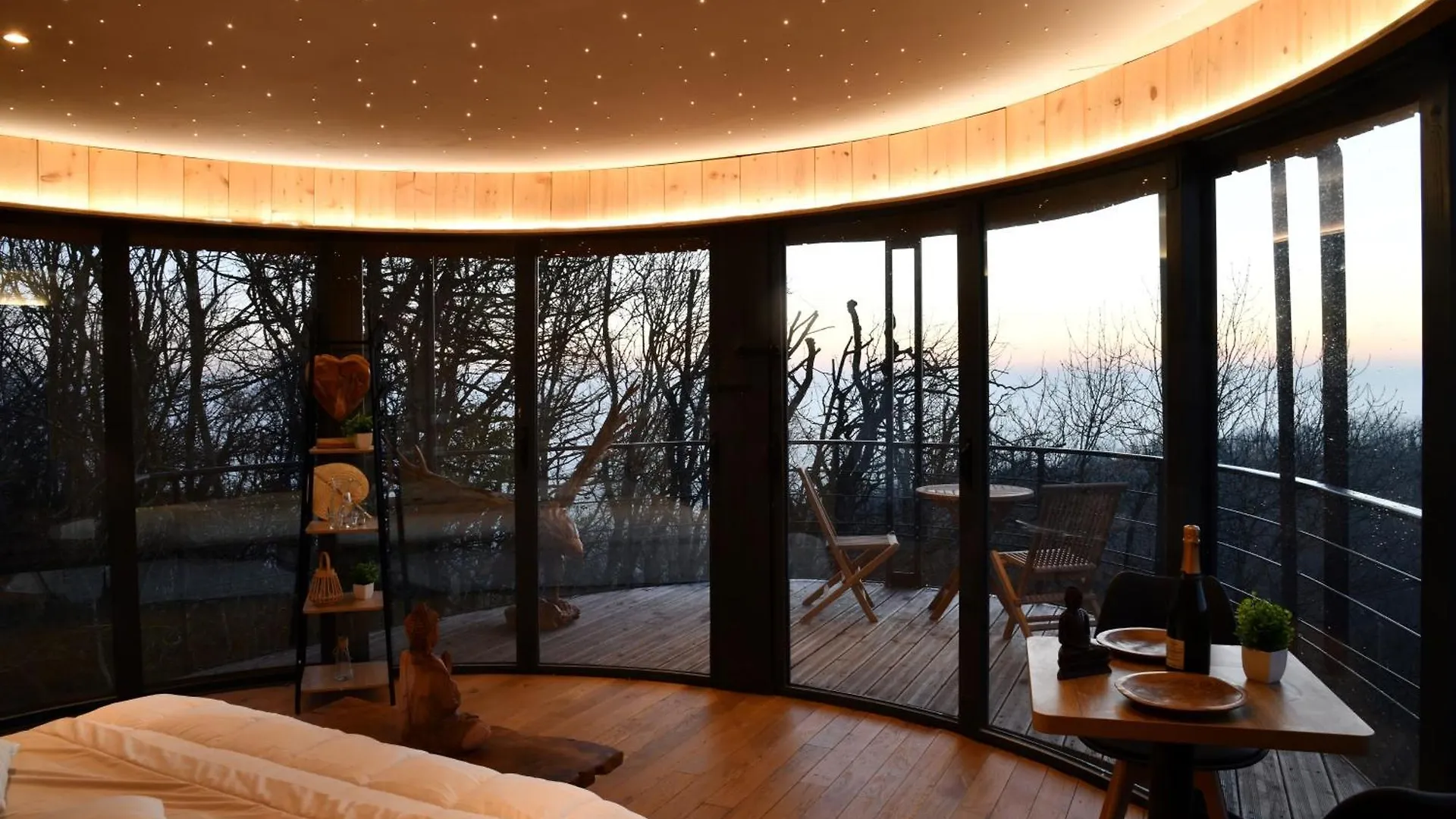 Domaine Des Etoiles - Logements Insolites Gillonnay France