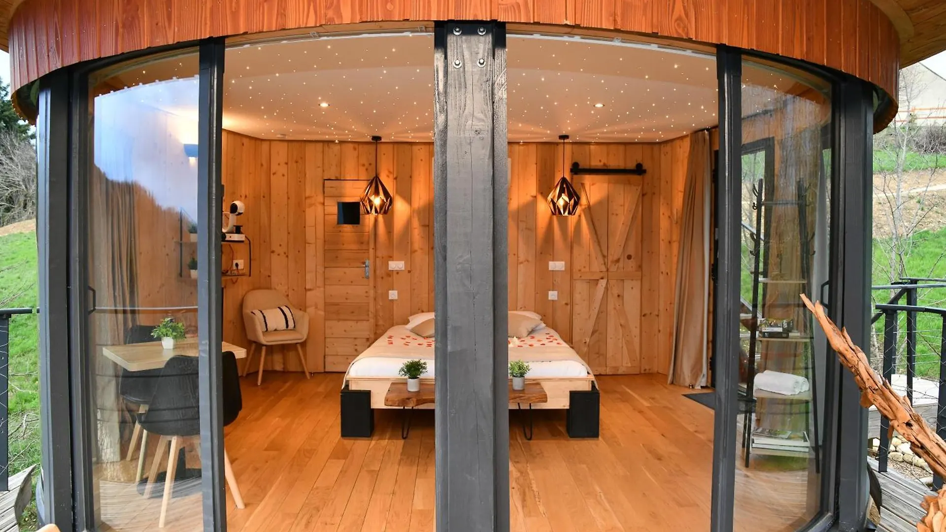 Chalet Domaine Des Etoiles - Logements Insolites Gillonnay