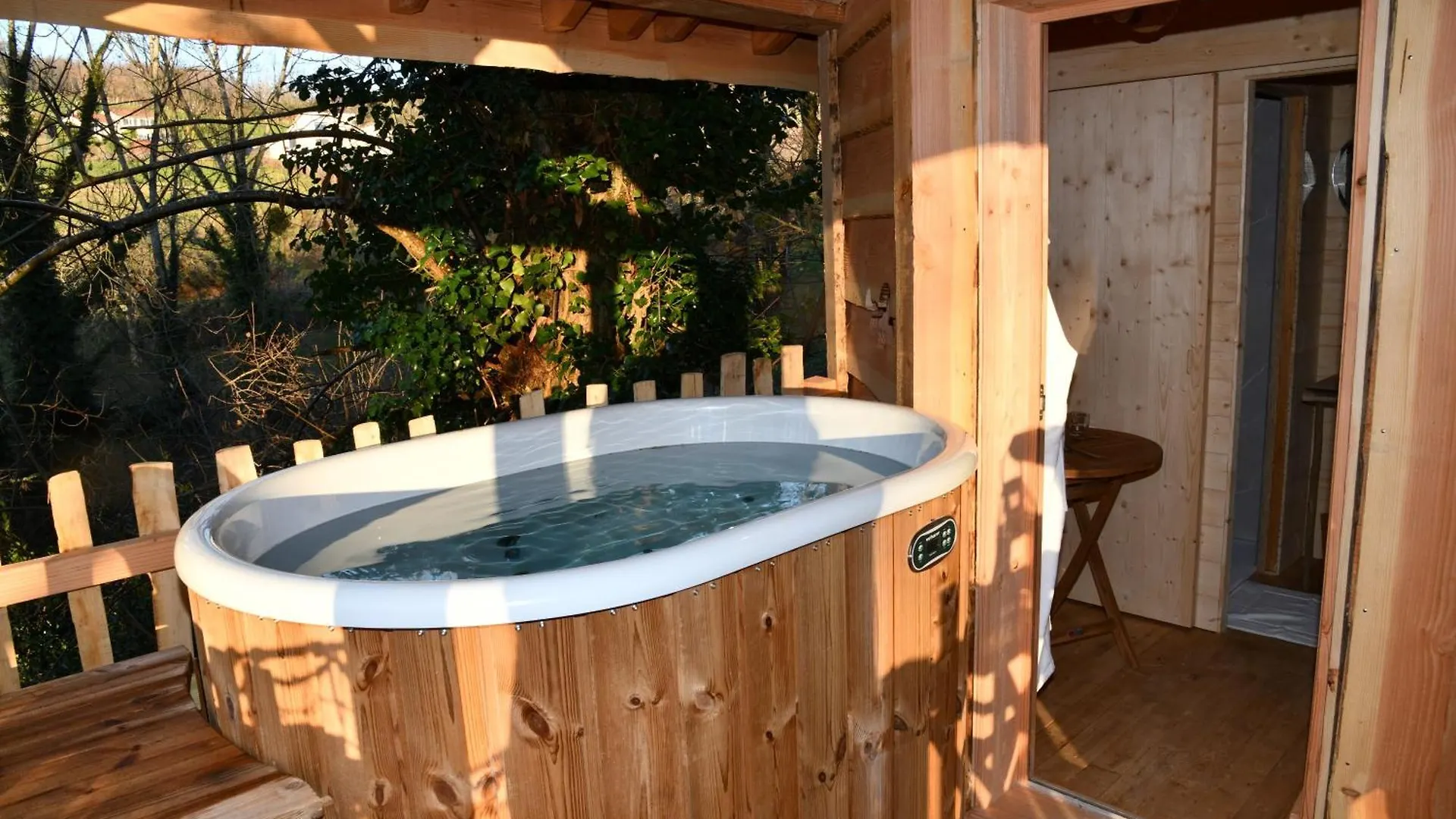 Domaine Des Etoiles - Logements Insolites Gillonnay Chalet