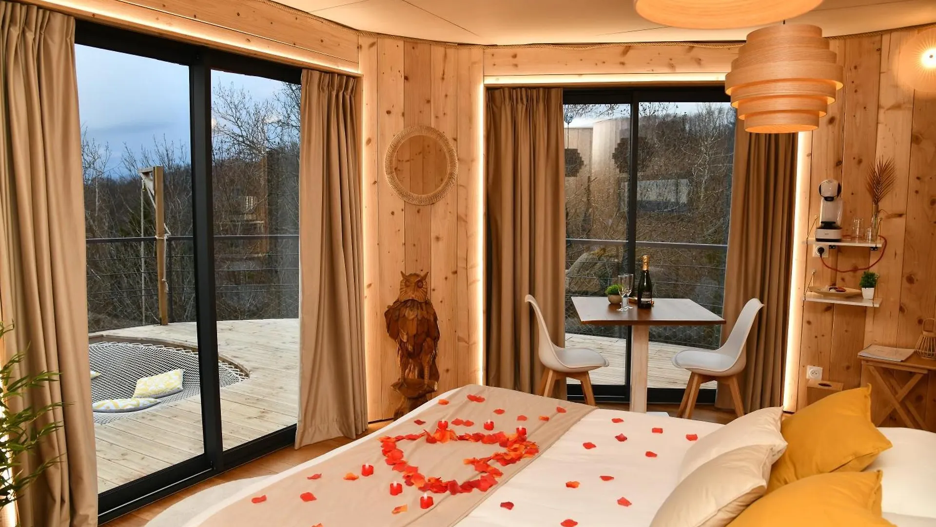 Domaine Des Etoiles - Logements Insolites Gillonnay Chalet